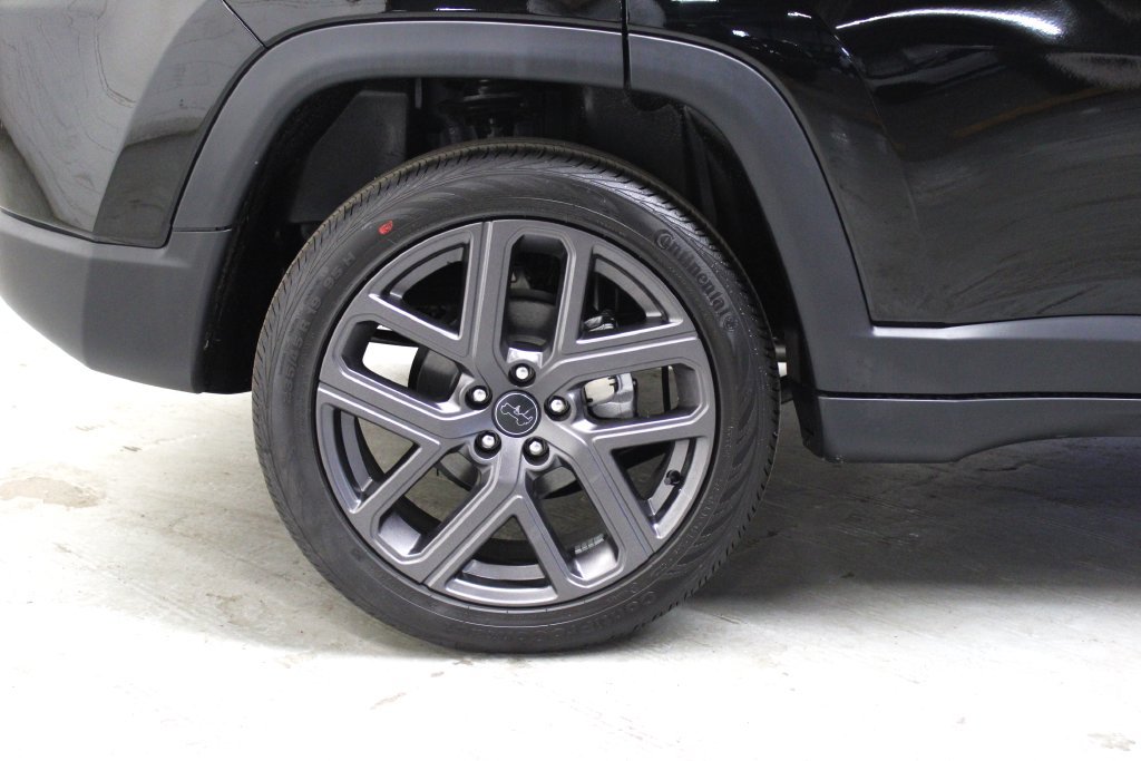 New 2026 Jeep Compass Limited AWD/4WD image 32