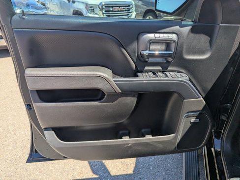 Used 2016 GMC Sierra 2500 SLT w/ All-Terrain HD Package AWD/4WD image 9