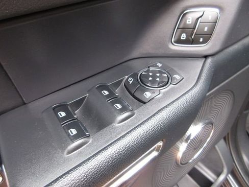 Certified 2023 Ford Expedition XLT image 10