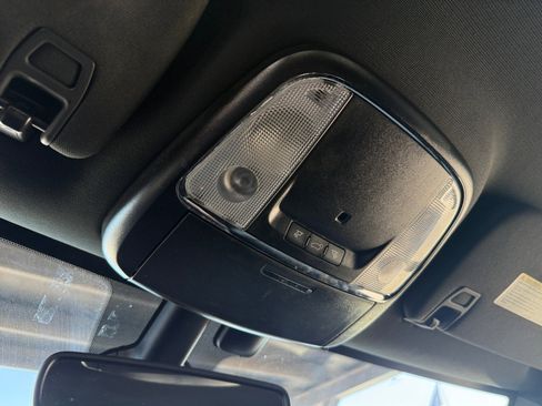 Used 2019 Jeep Grand Cherokee Laredo w/ Laredo X Package image 20