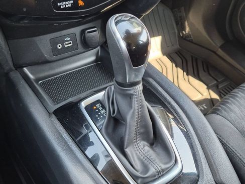 Used 2019 Nissan Rogue S AWD/4WD image 24