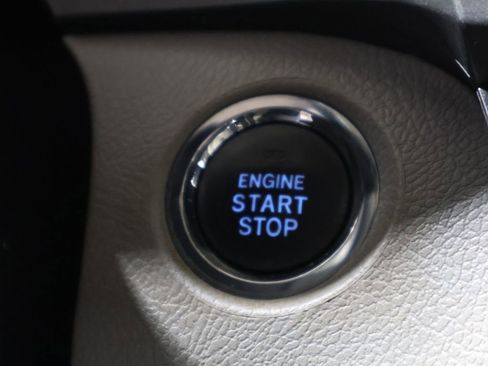 Used 2020 Toyota Sienna XLE image 24