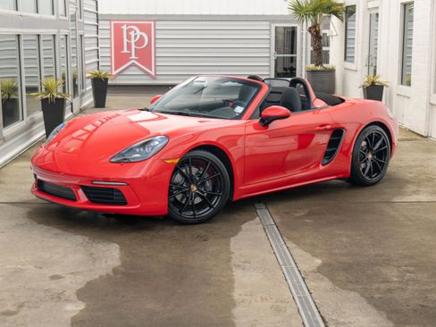 Used 2024 Porsche 718 Boxster image 2
