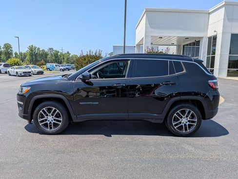 Used 2019 Jeep Compass Latitude w/ Popular Equipment Group FWD image 7