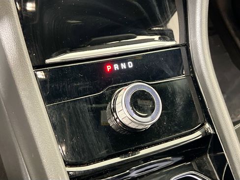 Used 2023 Jeep Grand Cherokee L Laredo image 16