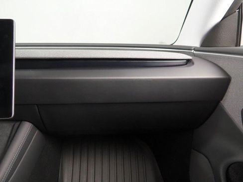 Used 2025 Tesla Model 3 Long Range RWD image 45