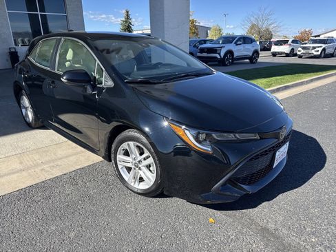 Used 2020 Toyota Corolla SE image 1