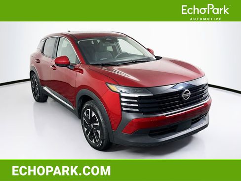 Used 2025 Nissan Kicks SV AWD/4WD image 1