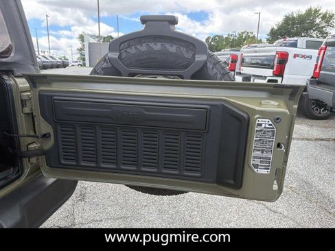 Used 2025 Jeep Wrangler Sport AWD/4WD image 16