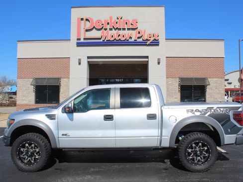 Used 2014 Ford F150 Raptor w/ Equipment Group 801A Luxury image 10
