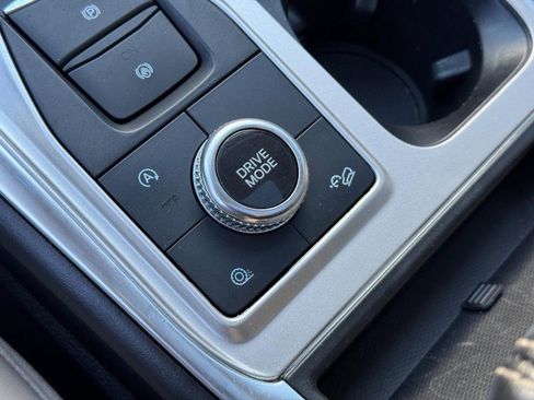 Used 2021 Ford Explorer XLT w/ Equipment Group 202A image 25