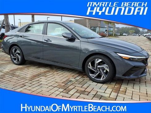 Certified 2025 Hyundai Elantra SEL w/ Cargo Package image 1