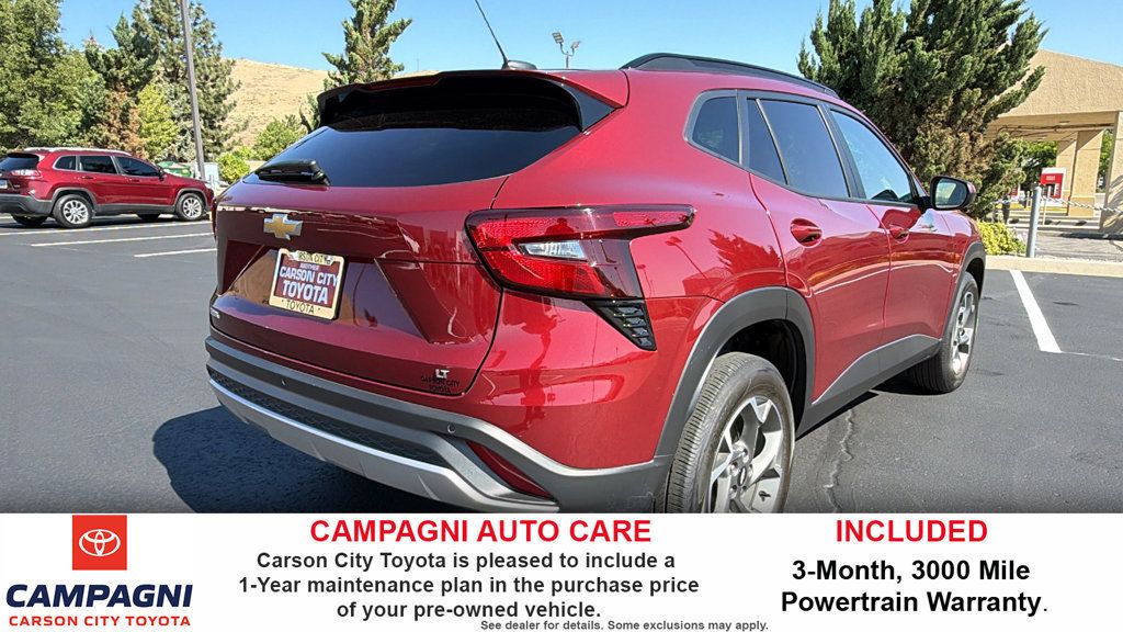 Used 2025 Chevrolet Trax LT w/ Driver Confidence Package FWD image 3