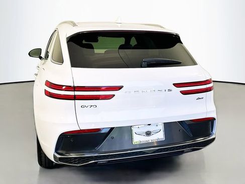 Certified 2026 Genesis GV70 2.5T Advanced AWD/4WD image 22