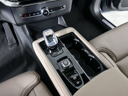 New 2026 Volvo XC90 T8 Ultra w/ Protection Package Premier image 17