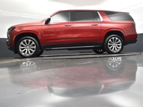 New 2025 Chevrolet Suburban Premier image 40