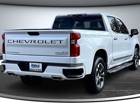 Used 2022 Chevrolet Silverado 1500 High Country w/ Z71 Off-Road Package image 6