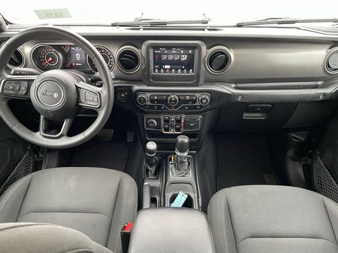 Used 2023 Jeep Gladiator Sport image 4