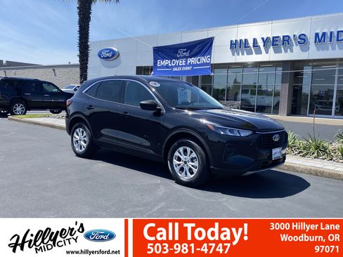 Used 2023 Ford Escape Active image 1