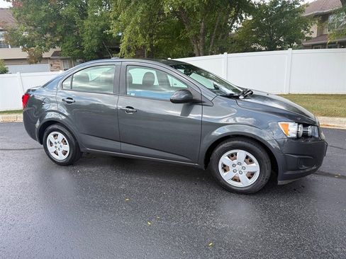 Used 2016 Chevrolet Sonic LS image 4