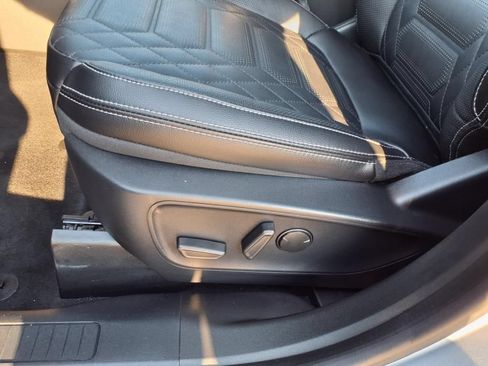 Used 2024 Ford Escape SE w/ PHEV Premium Package FWD image 7