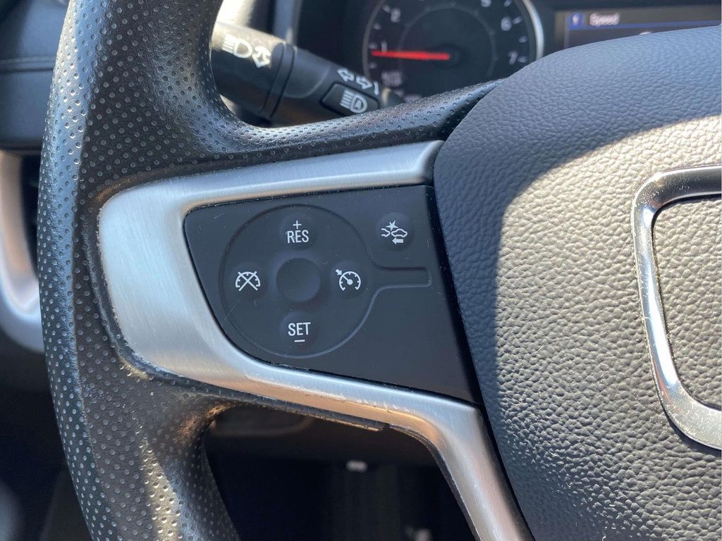 Used 2024 GMC Terrain SLE FWD image 20