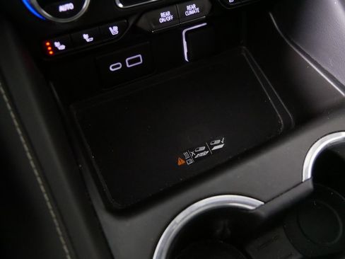 Used 2023 GMC Yukon SLT image 29