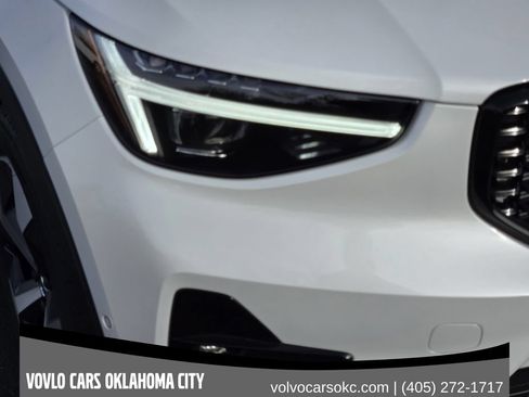 Used 2026 Volvo XC40 B5 Plus w/ Protection Package Premier AWD/4WD image 10