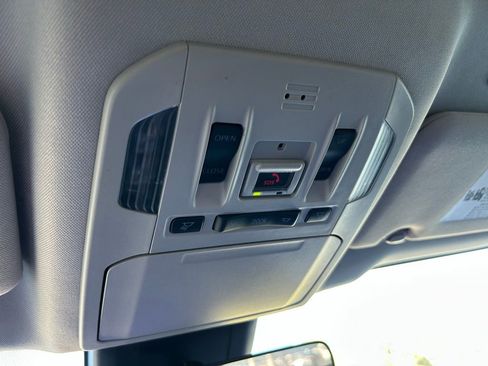 Used 2023 Toyota Highlander XLE image 31