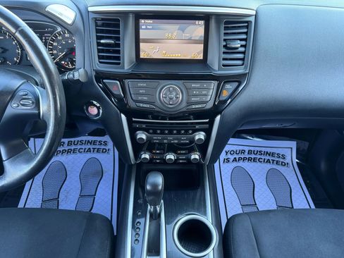 Used 2015 Nissan Pathfinder SV image 22