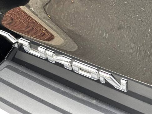 Used 2015 GMC Yukon Denali w/ Premium Package image 27