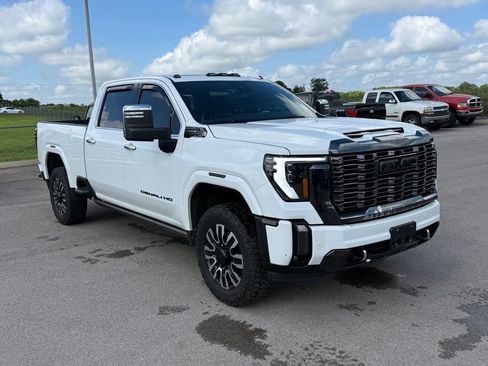 Used 2024 GMC Sierra 2500 Denali Ultimate w/ Max Trailering Package AWD/4WD image 2