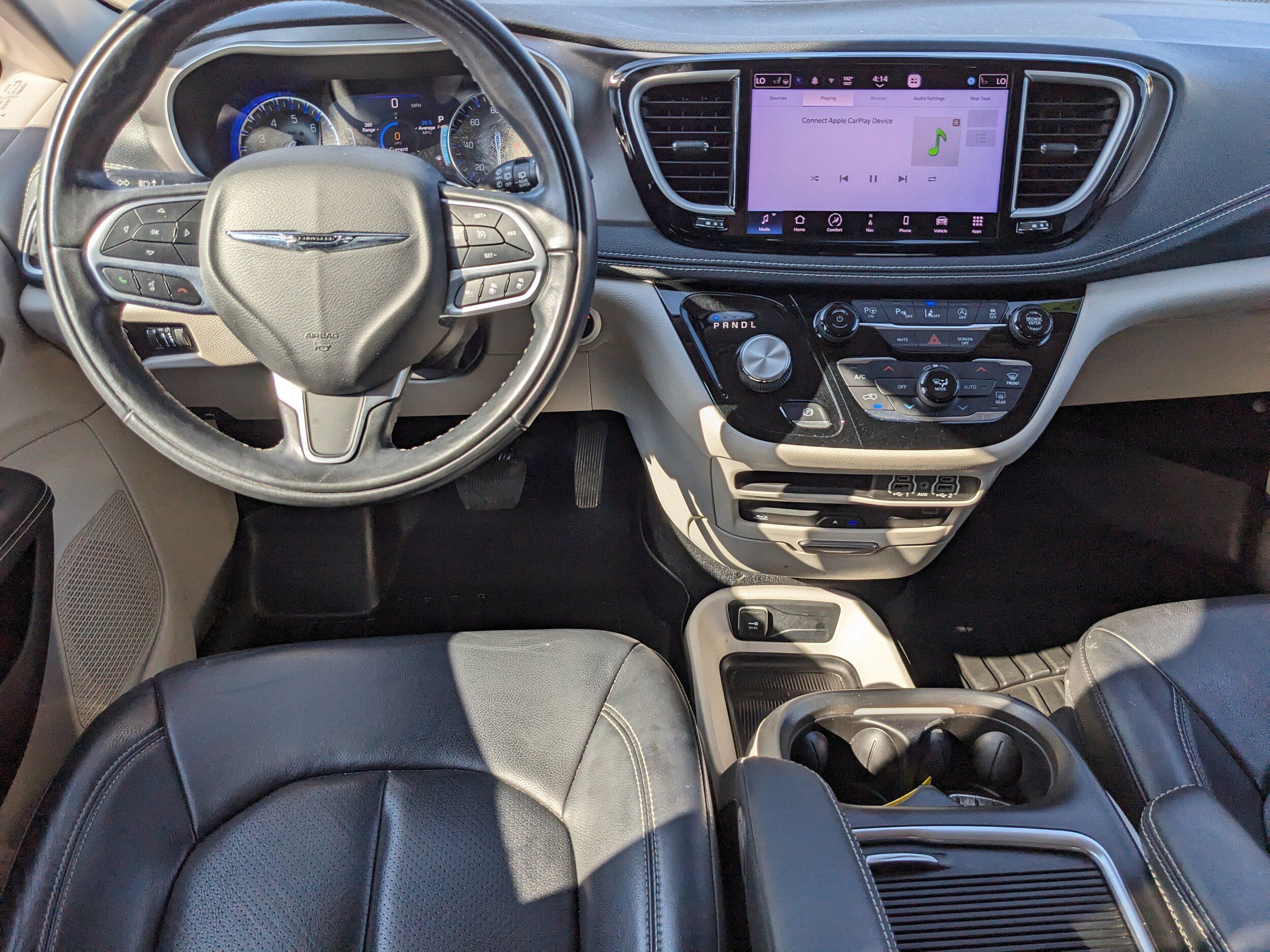 Used 2022 Chrysler Pacifica Touring-L w/ Uconnect Theater Family Group AWD/4WD image 48