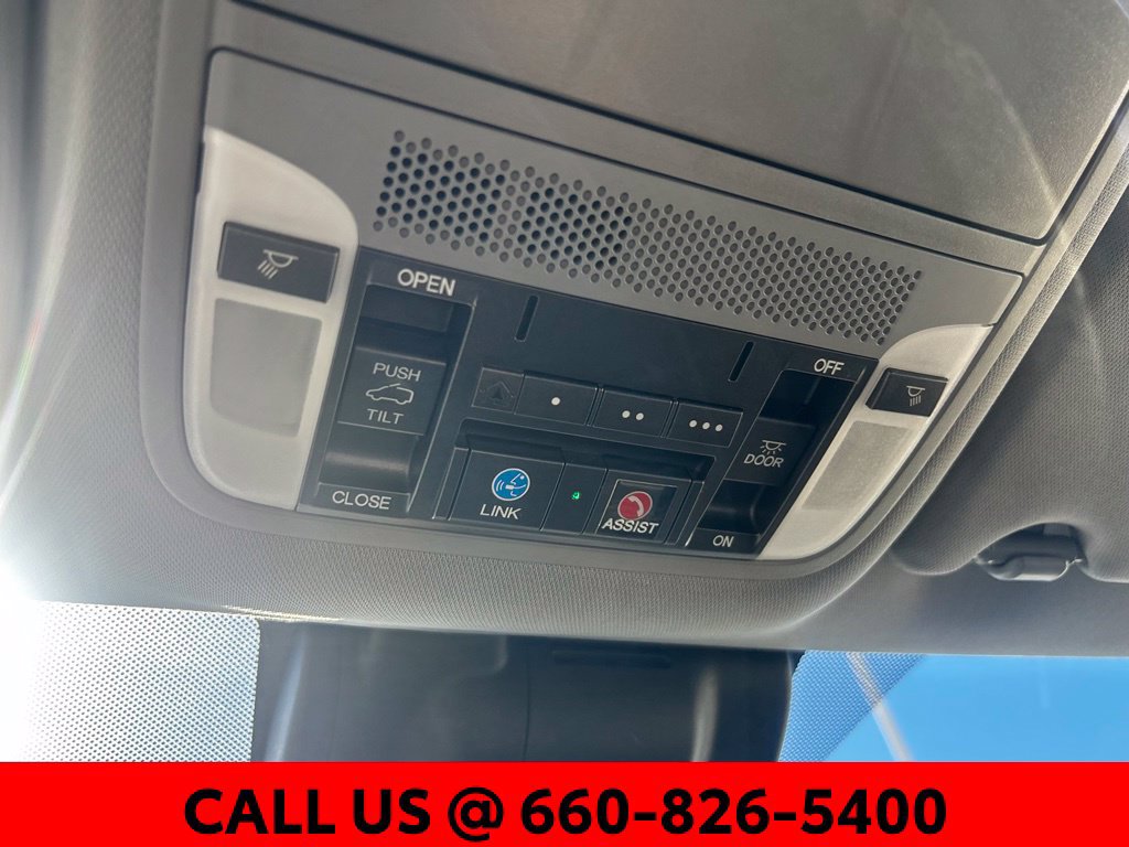 Used 2018 Acura MDX w/ Technology Package AWD/4WD image 24