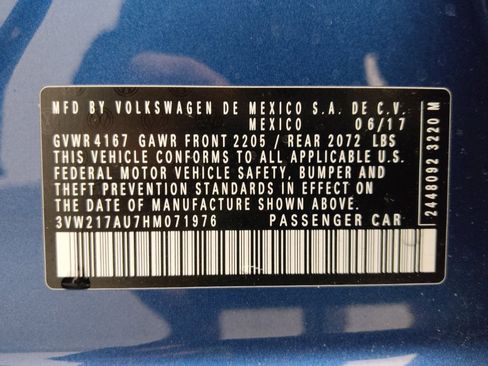 Used 2017 Volkswagen Golf S image 33