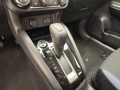 Used 2025 Nissan Versa SV FWD image 19