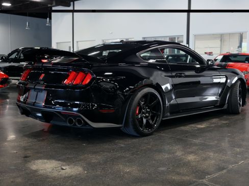Used 2017 Ford Mustang Shelby GT350R w/ GT350R Equipment Group 920A RWD image 6