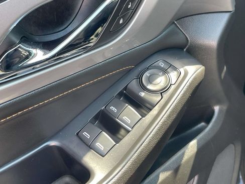 Used 2020 Chevrolet Traverse LT FWD image 35