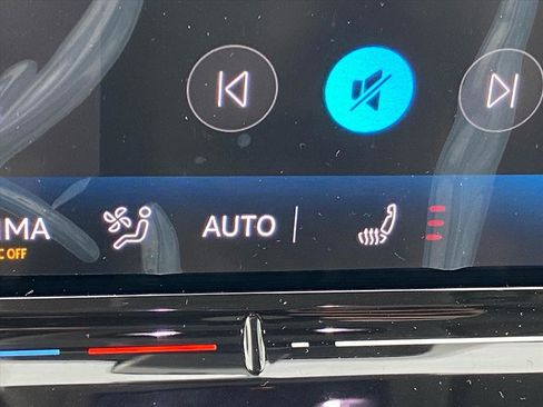 New 2026 Volkswagen Tiguan SE image 6