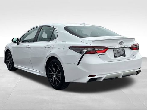 Used 2024 Toyota Camry SE w/ Convenience Package image 5