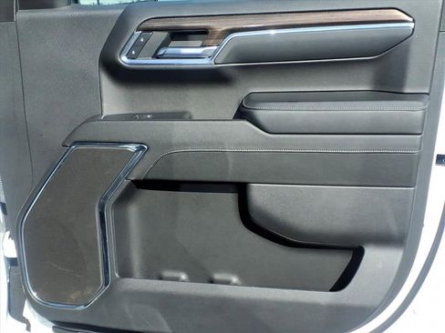 Used 2024 Chevrolet Silverado 1500 LT image 19