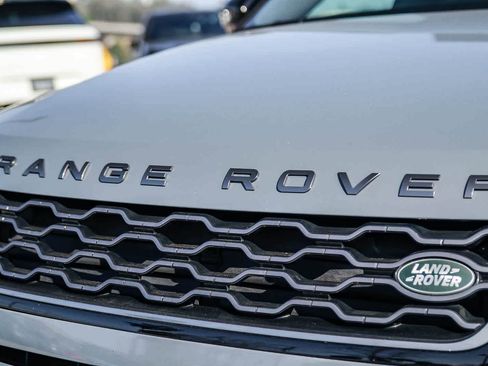 Used 2022 Land Rover Range Rover Evoque R-Dynamic SE image 11
