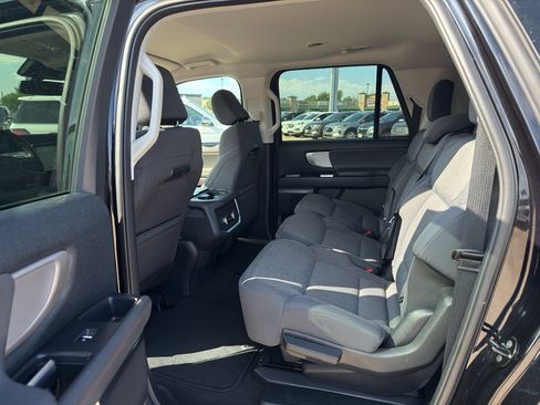 Used 2025 Ford Expedition Max Active AWD/4WD image 10