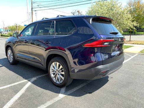 Used 2024 Toyota Grand Highlander AWD image 5