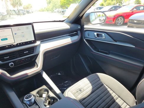 New 2026 Ford Explorer ST-Line w/ ST-Line Street Pack image 13