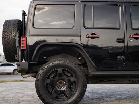 Used 2015 Jeep Wrangler Unlimited Rubicon AWD/4WD image 19