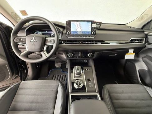 New 2024 Mitsubishi Outlander SE AWD/4WD image 7