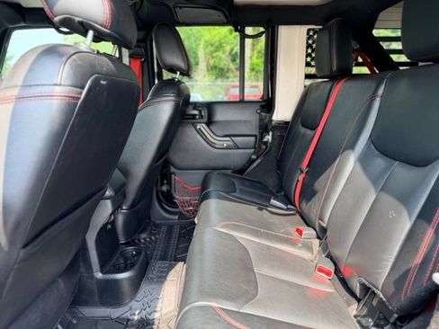 Used 2017 Jeep Wrangler Unlimited Rubicon AWD/4WD image 21