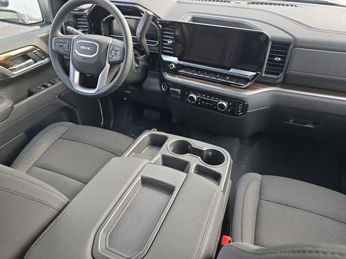 Used 2025 GMC Sierra 1500 Elevation image 28