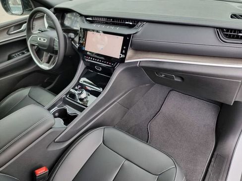 New 2026 Jeep Grand Cherokee L Limited image 25